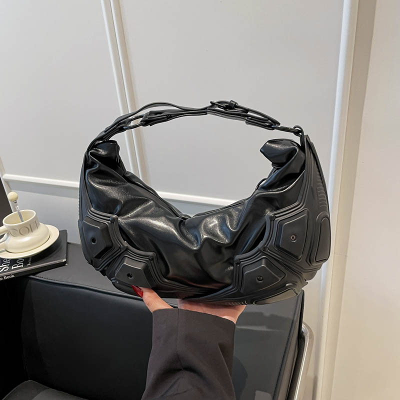 Dark Trendy Half Moon Shaped H - огляд і ціна Women Bags 2026 Trends
