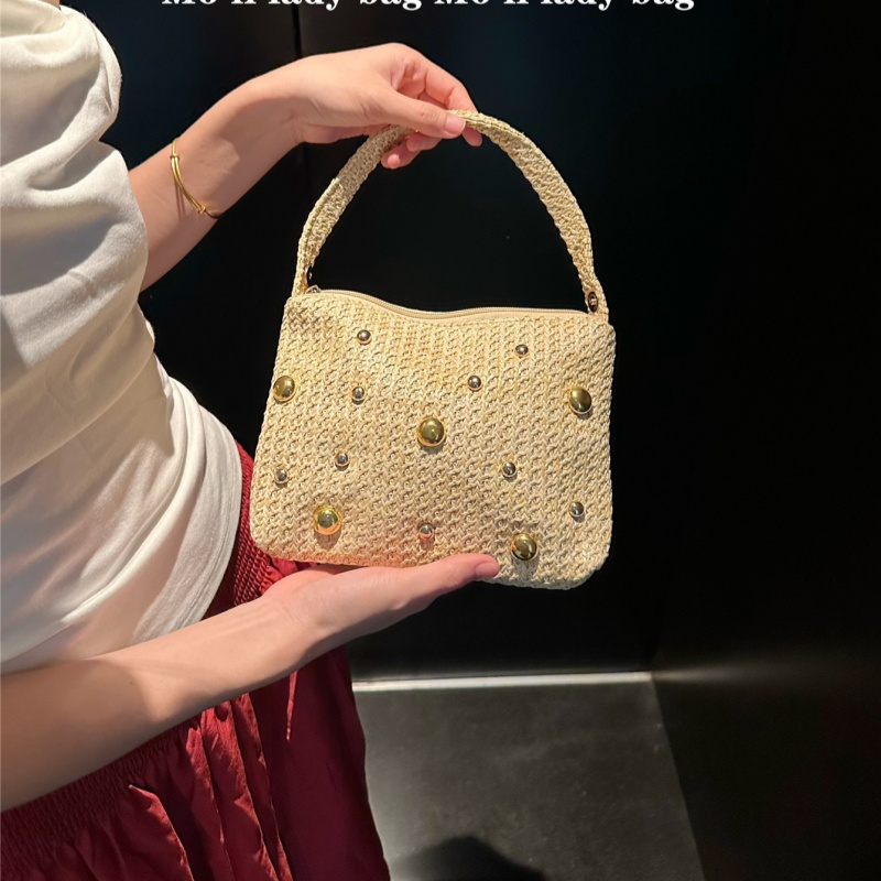 Triangular Woven Straw Clutch  - огляд і ціна Women'S Raffia Bags